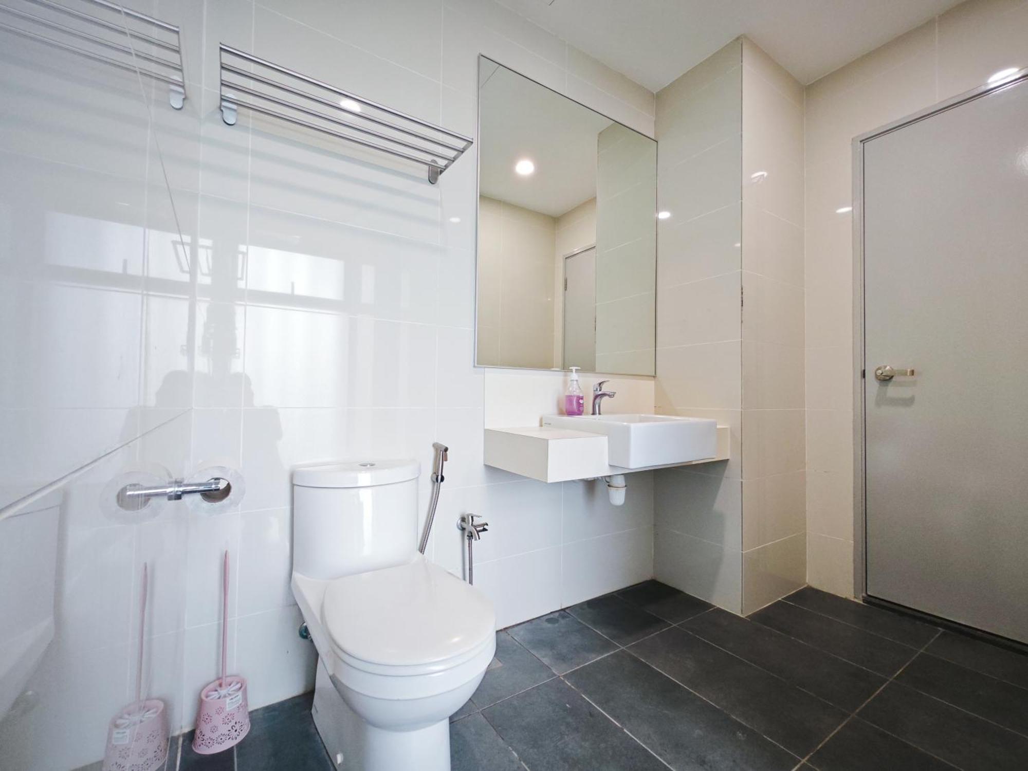 Mid Valley Southkey Mosaic 2br With Wifi 5-8 Pax *